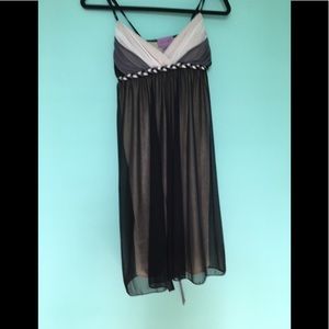 Ladies Retro Doll black & white dress  Size M NWT